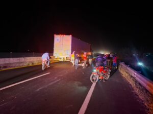 Accidente en la México 15, en Guasave, Sinaloa