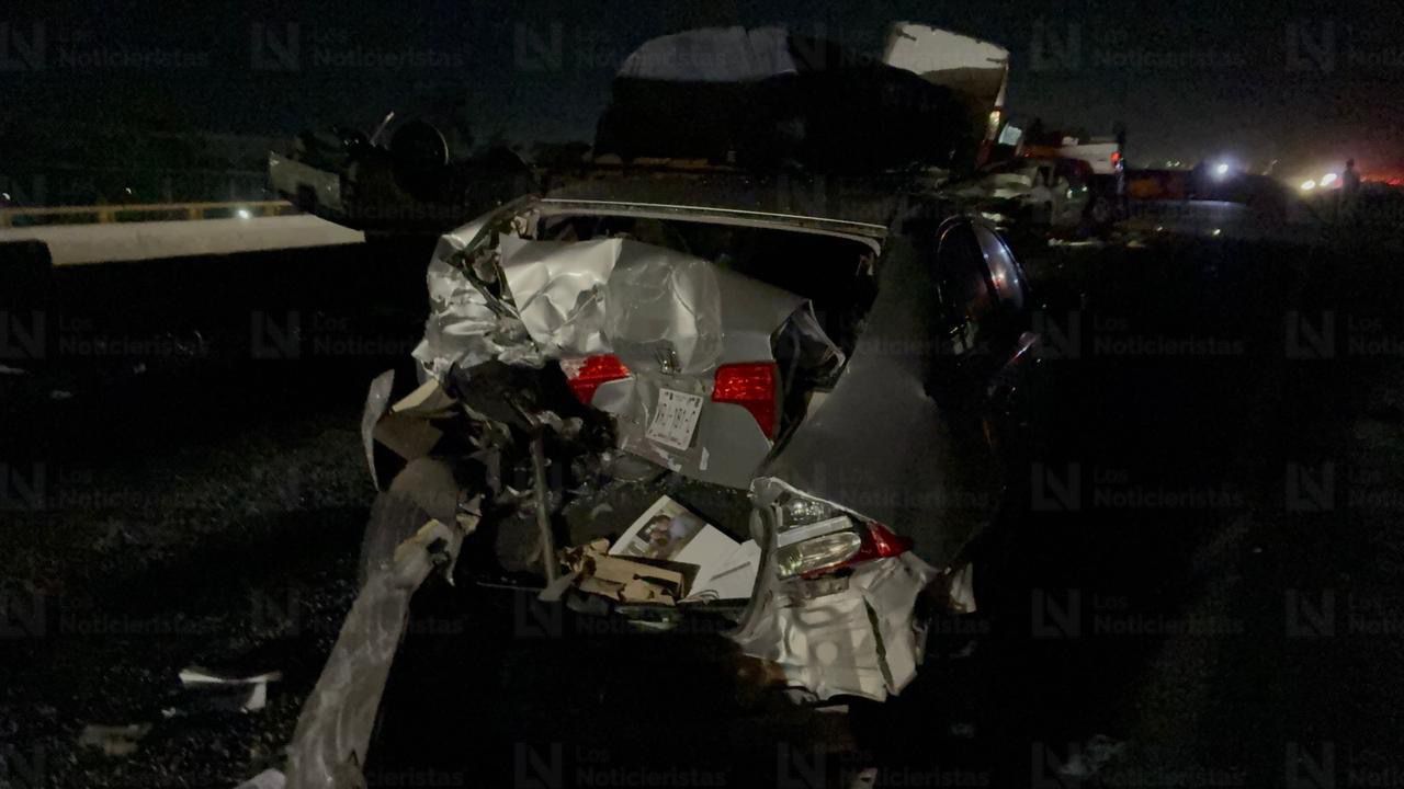 Fuerte accidente y volcadura se registra sobre la México 15, en Juan José Ríos