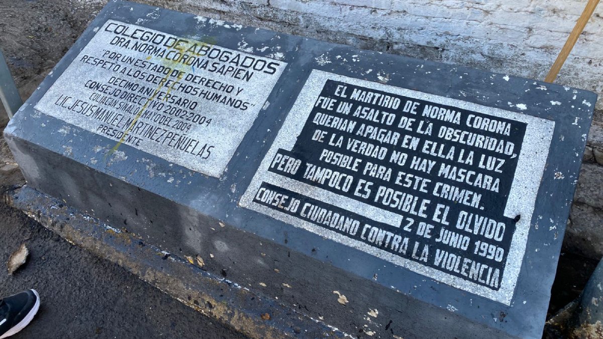 activistas rinden homenaje a norma corona y jesus michel jacobo