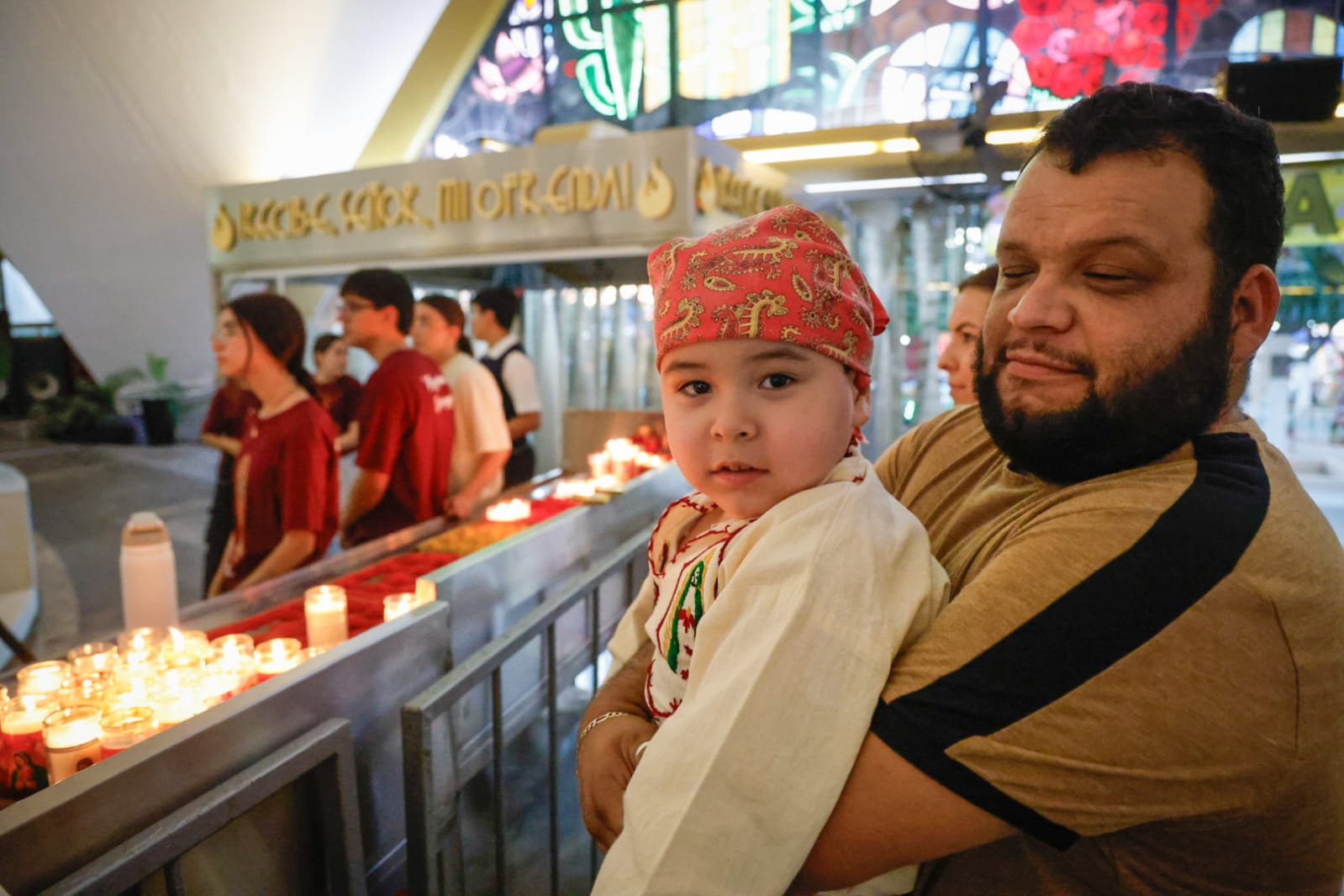 Cientos acuden a dar gracias a la Virgen de Guadalupe en la Lomita, en Culiacán