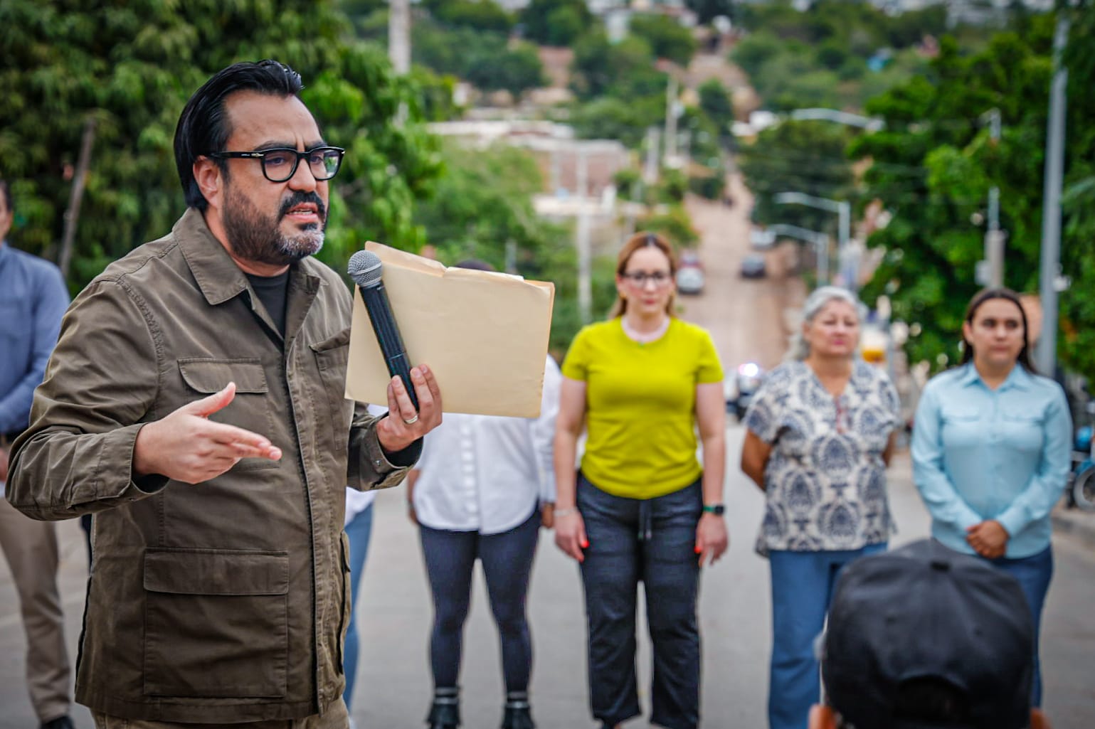 Alcalde de Culiacán entrega pavimentación de calles en la colonia Francisco I. Madero