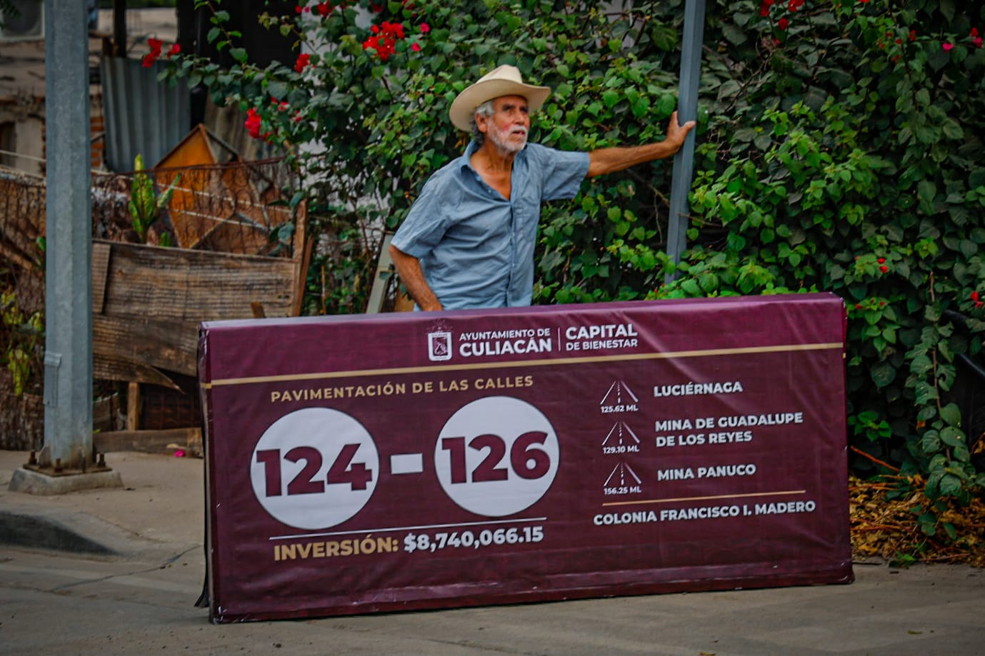 Alcalde de Culiacán entrega pavimentación de calles en la colonia Francisco I. Madero