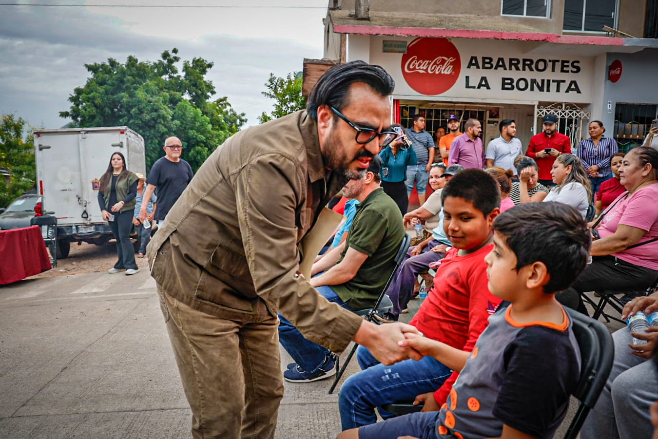 Alcalde de Culiacán entrega pavimentación de calles en la colonia Francisco I. Madero