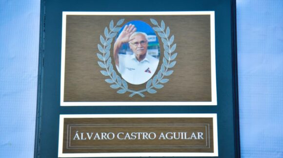 Rinden homenaje póstumo a Álvaro Castro Aguilar con su ingreso al Salón de la Fama del Deporte de Ahome