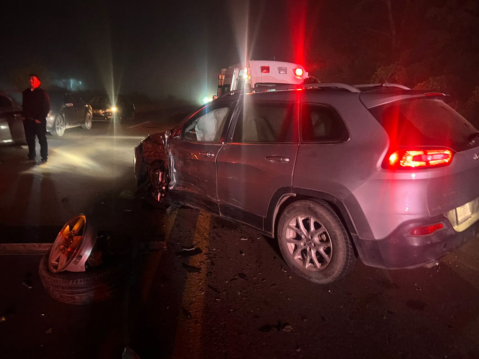 aparatoso accidente deja tres heridos en ahome