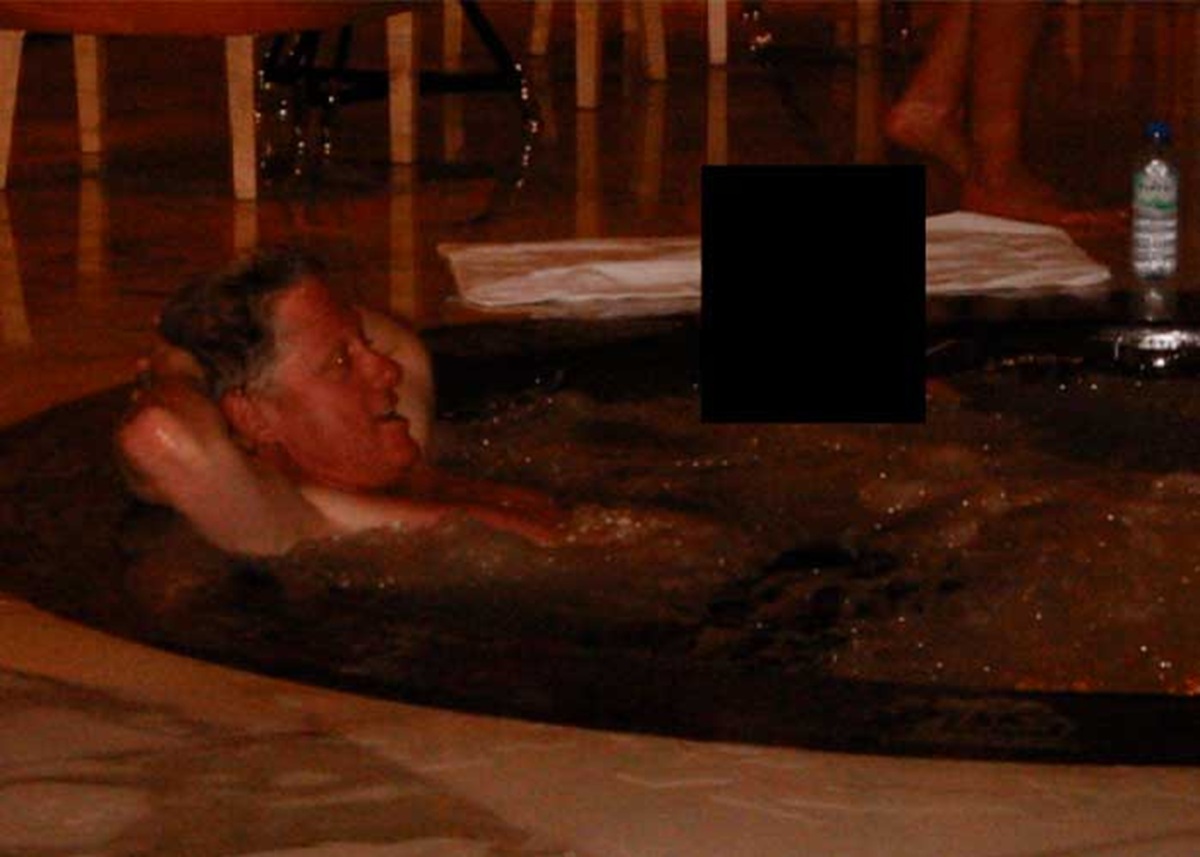 Fotos del expediente de Jeffrey Epstein. Bill Clinton