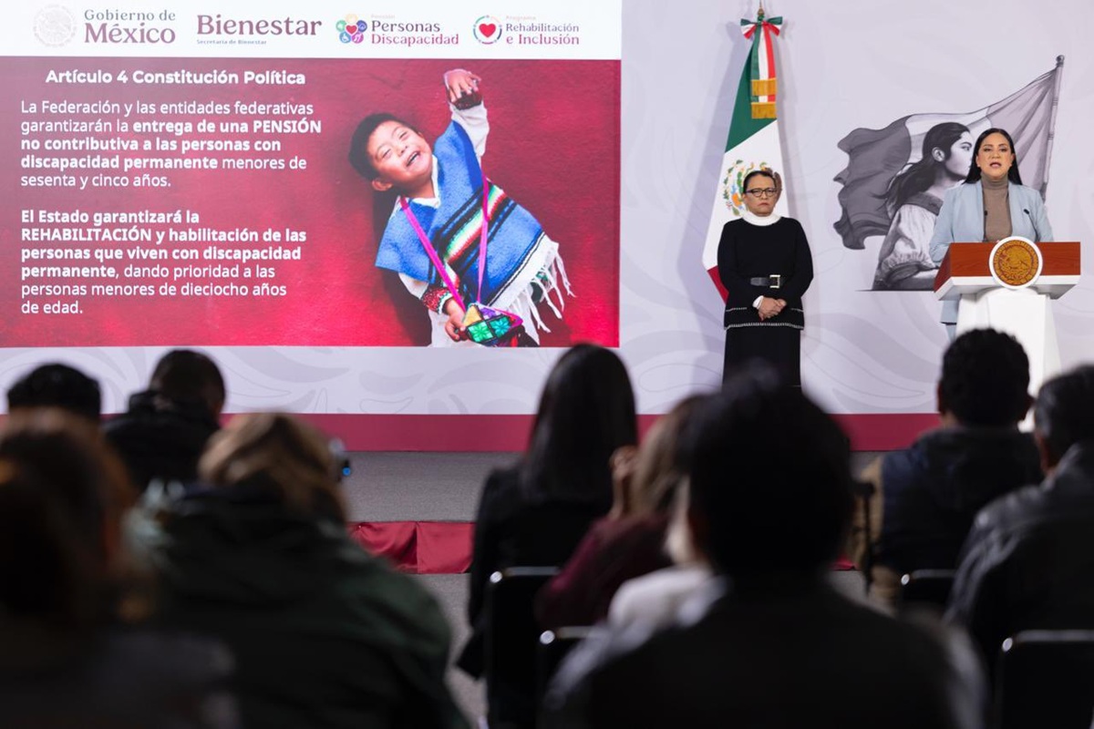 Ariadna Montiel y Rosa Icela Rodríguez