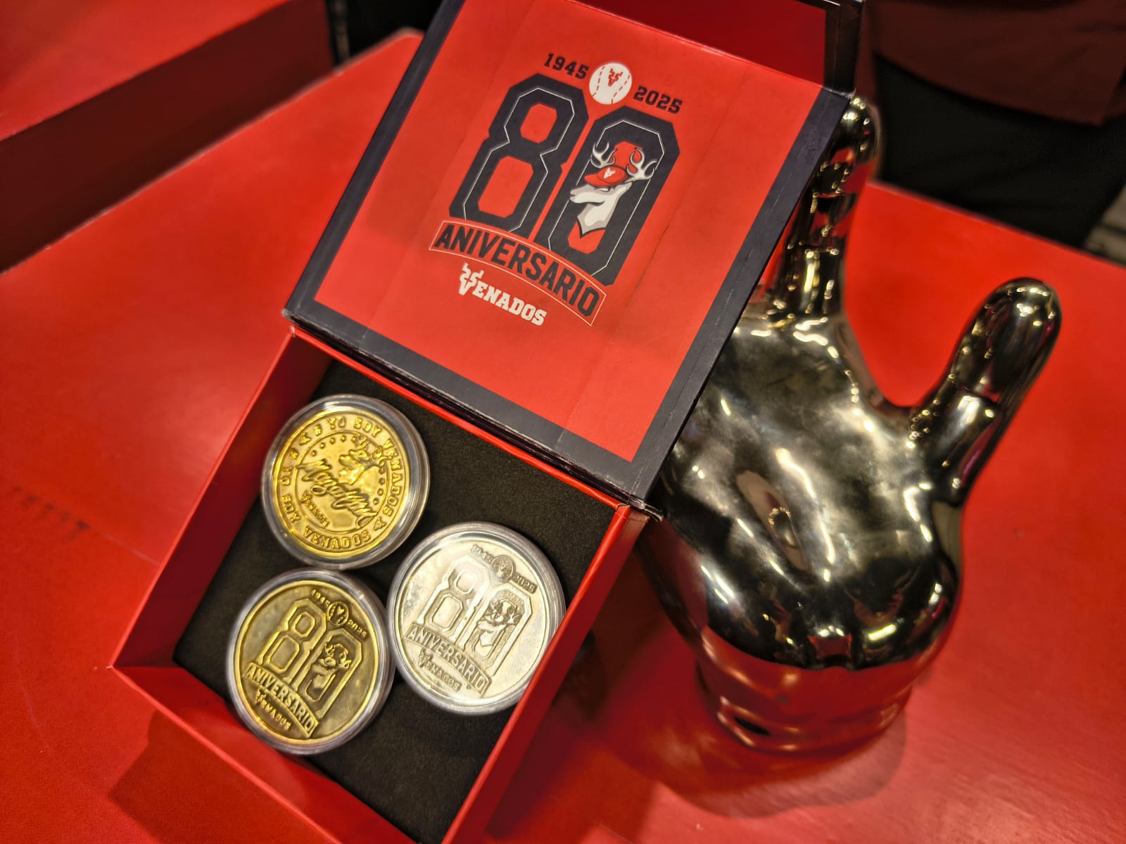 artículos conmemorativos del 80 aniversario de venados Mazatlán