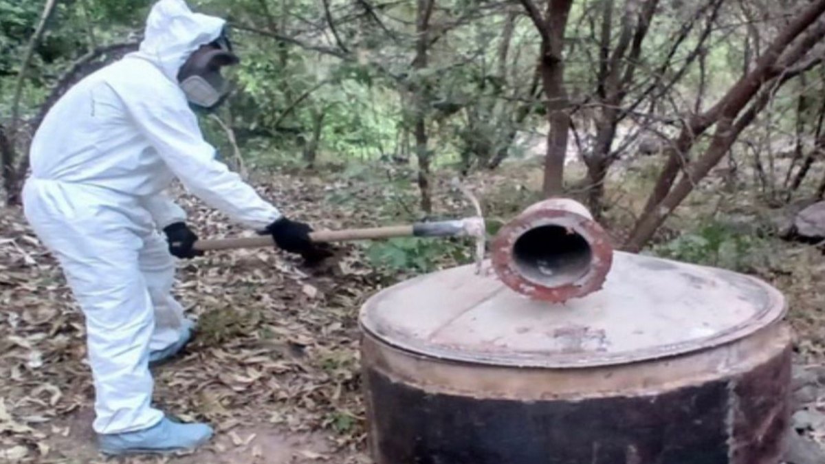 aseguran areas de almacenamiento de precursores quimicos clandestinas en culiacan y cosala sinaloa