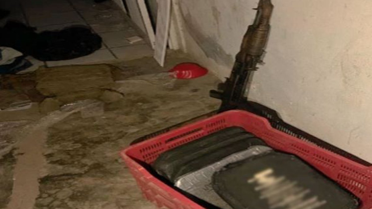 aseguran arsenal y artefactos explosivos en operativo en escuinapa arma