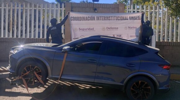 Localizan una Cupra abandonada con un cargador para AK-47, en Culiacancito de Culiacán, Sinaloa