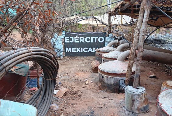 Aseguran laboratorio de droga sintética en Mocorito, Sinaloa