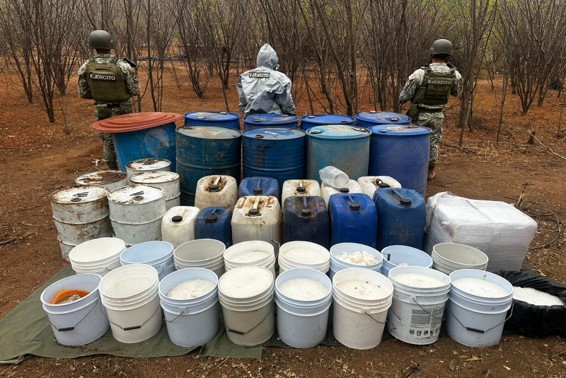 Aseguran laboratorio de droga sintética en Mocorito, Sinaloa