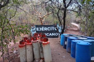 Aseguran laboratorio de droga sintética en Mocorito, Sinaloa