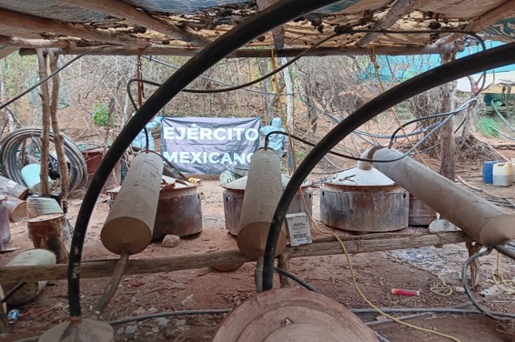 Aseguran laboratorio de droga sintética en Mocorito, Sinaloa