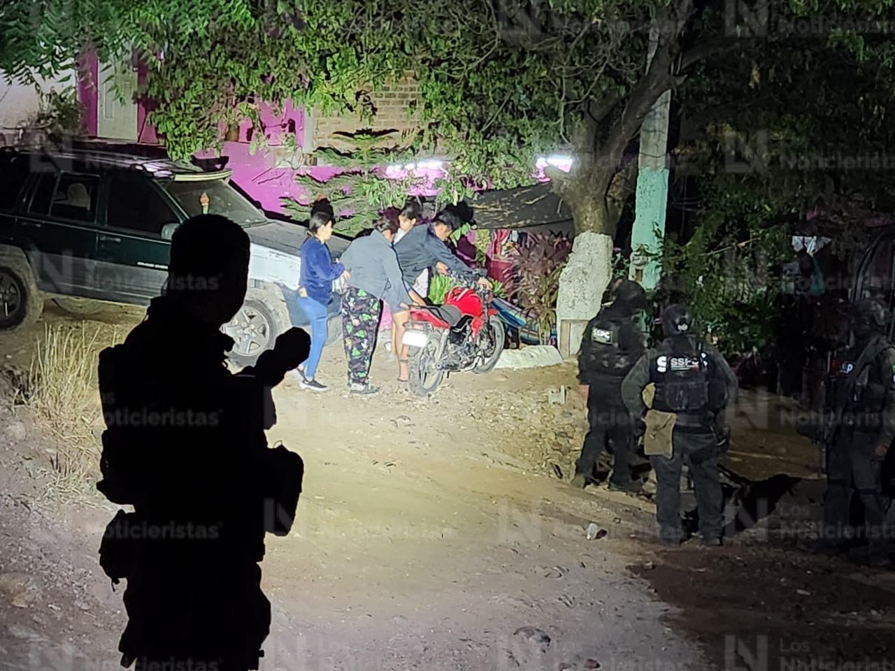 Asesinan a dos hombres en diferentes calles de El Mirador, Culiacán, Sin.