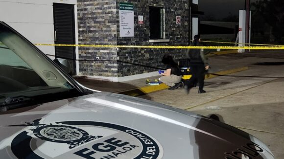 Asesinan a un hombre en las oficinas de una gasolinera en Mezquitita, sindicatura de Imala, en Culiacán, Sinaloa