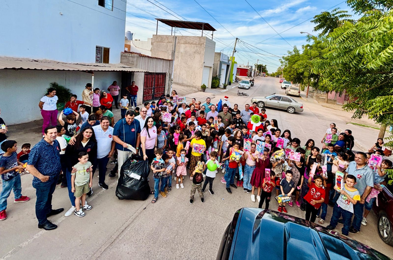Asociación Fuerza Social con Ánimo entrega juguetes en Salvador Alvarado