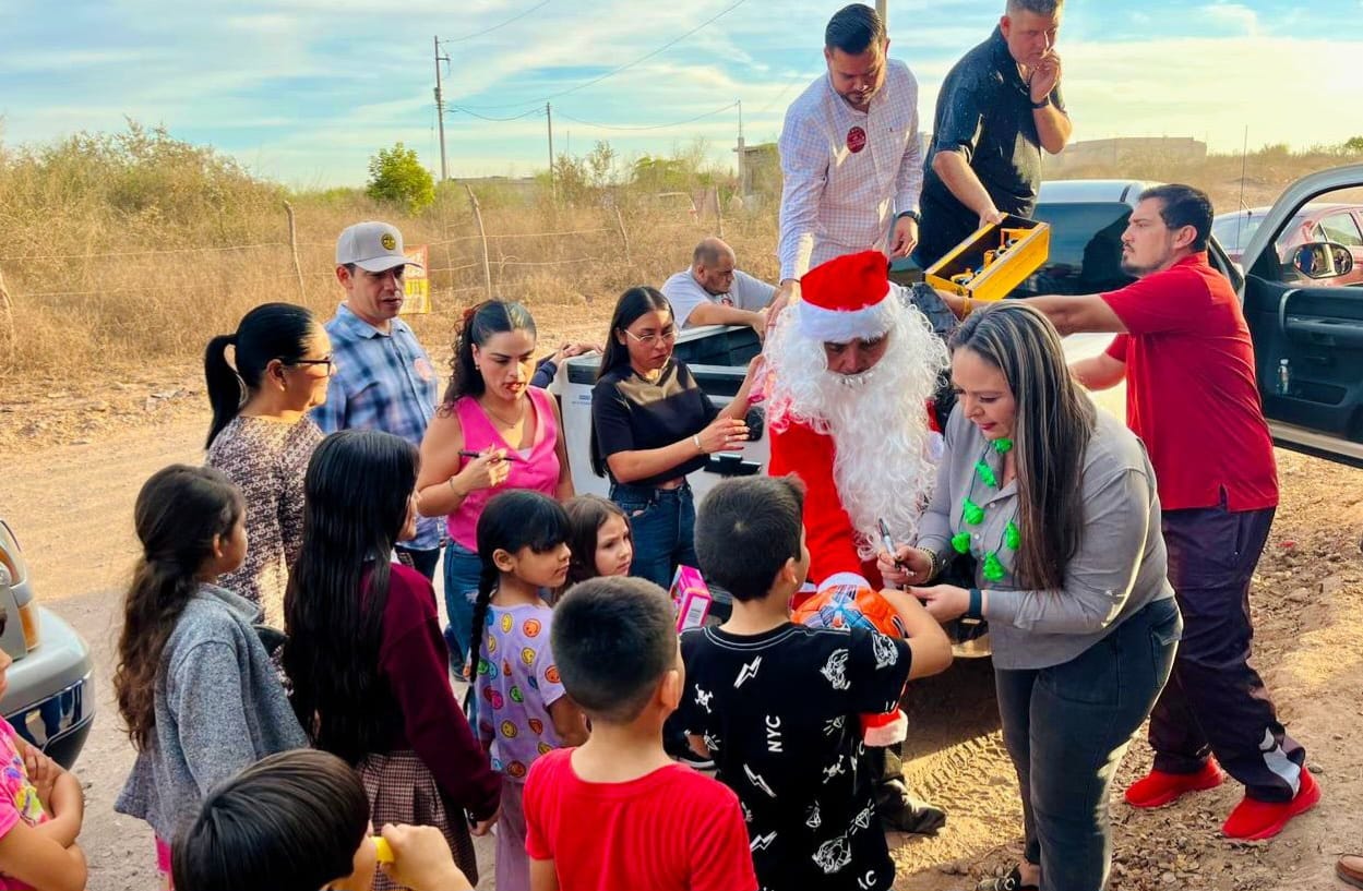 Asociación Fuerza Social con Ánimo entrega juguetes en Salvador Alvarado