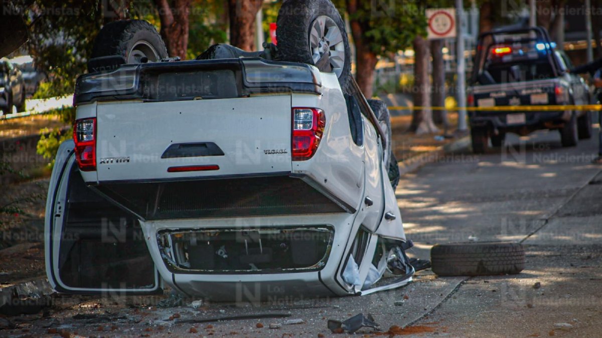 atacan a balazos a elemento policiaco en las quintas de culiacan sinaloa camionet