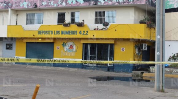 Atacan a balazos fachada de expendio de cerveza en el fraccionamiento El Toreo en Mazatlán, Sinaloa