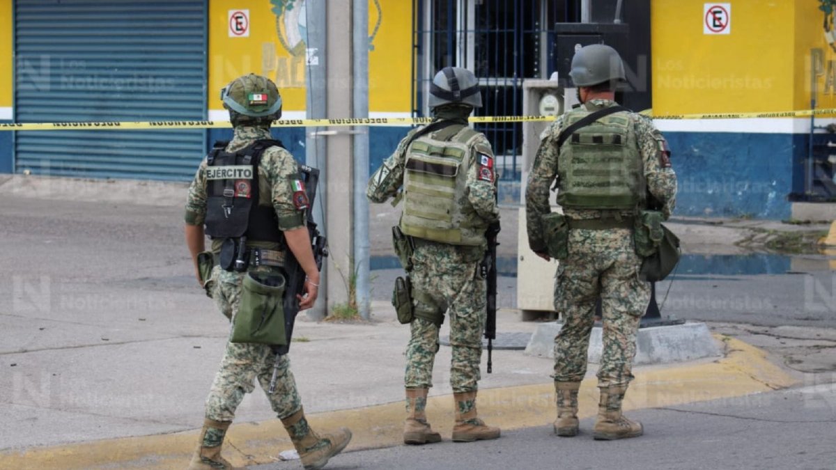 atacan a balazos fachada de expendio en el toreo mazatlan militares