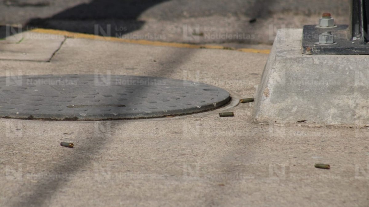 atacan a balazos fachada de expendio en el toreo mazatlan percutidos