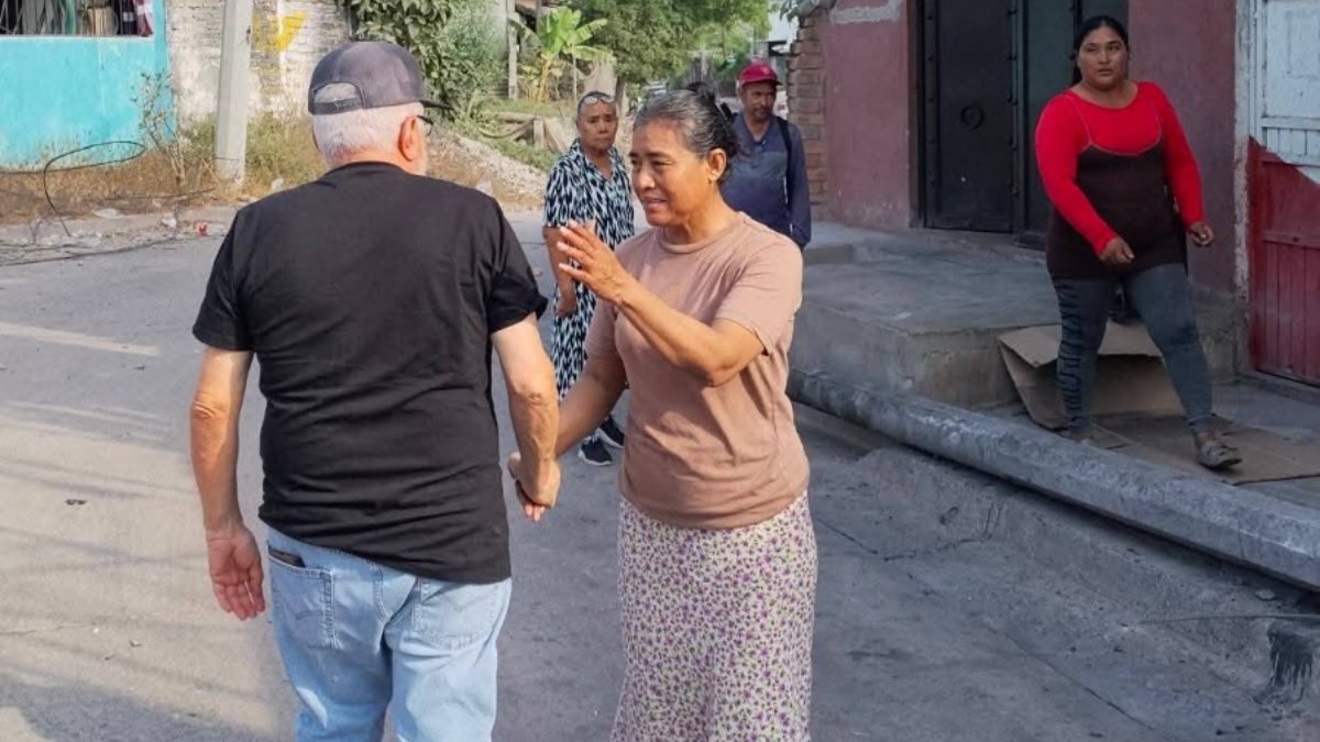 atiende alcalde victor díaz a familias afectadas por violencia en la insurgentes de escuinapa lugar