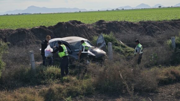 Un hombre y una mujer resultaron lesionados tras accidentarse en la México 15 y el Poblado 5 en Ahome, Sinaloa