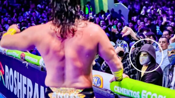 Bad Bunny disfruta de la lucha libre en la Arena México con su máscara del Místico