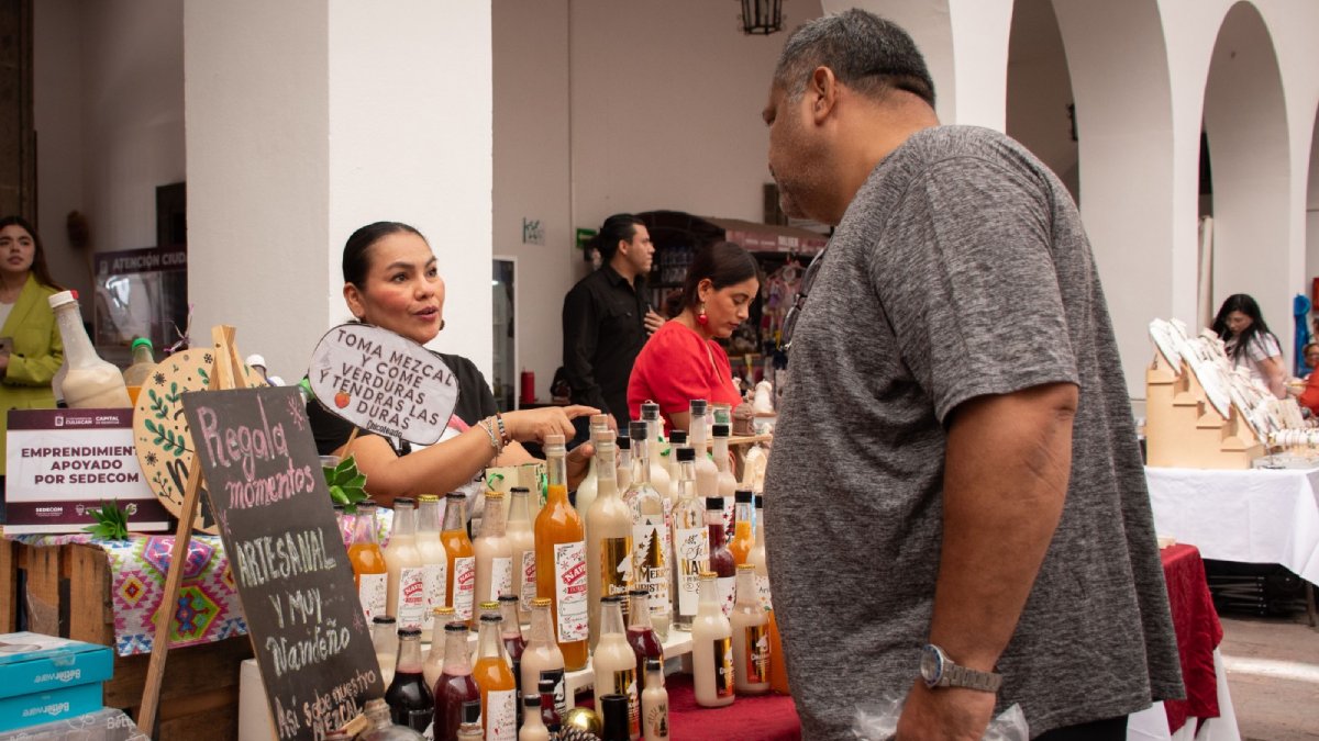 bazar navideño en el ayuntamiento de culiacan bebidas