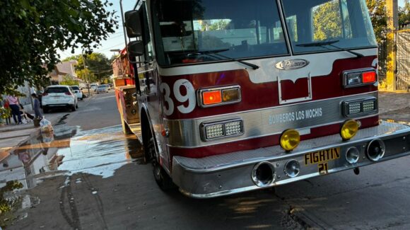 Se incendia vivienda en la colonia estrella de la ciudad de Los Mochis, Sinaloa