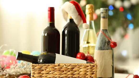 ¿Vas a comprar botellas de bebidas alcohólicas para las fiestas decembrinas? SAT hace este llamado