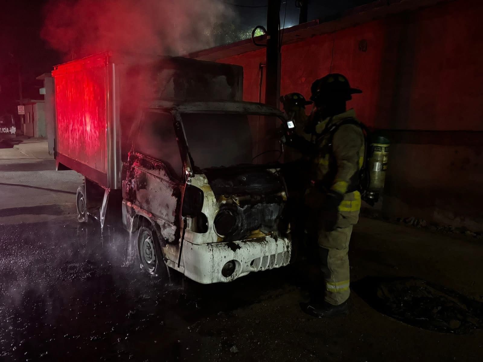camion frigorifico se incendia en mazatlan
