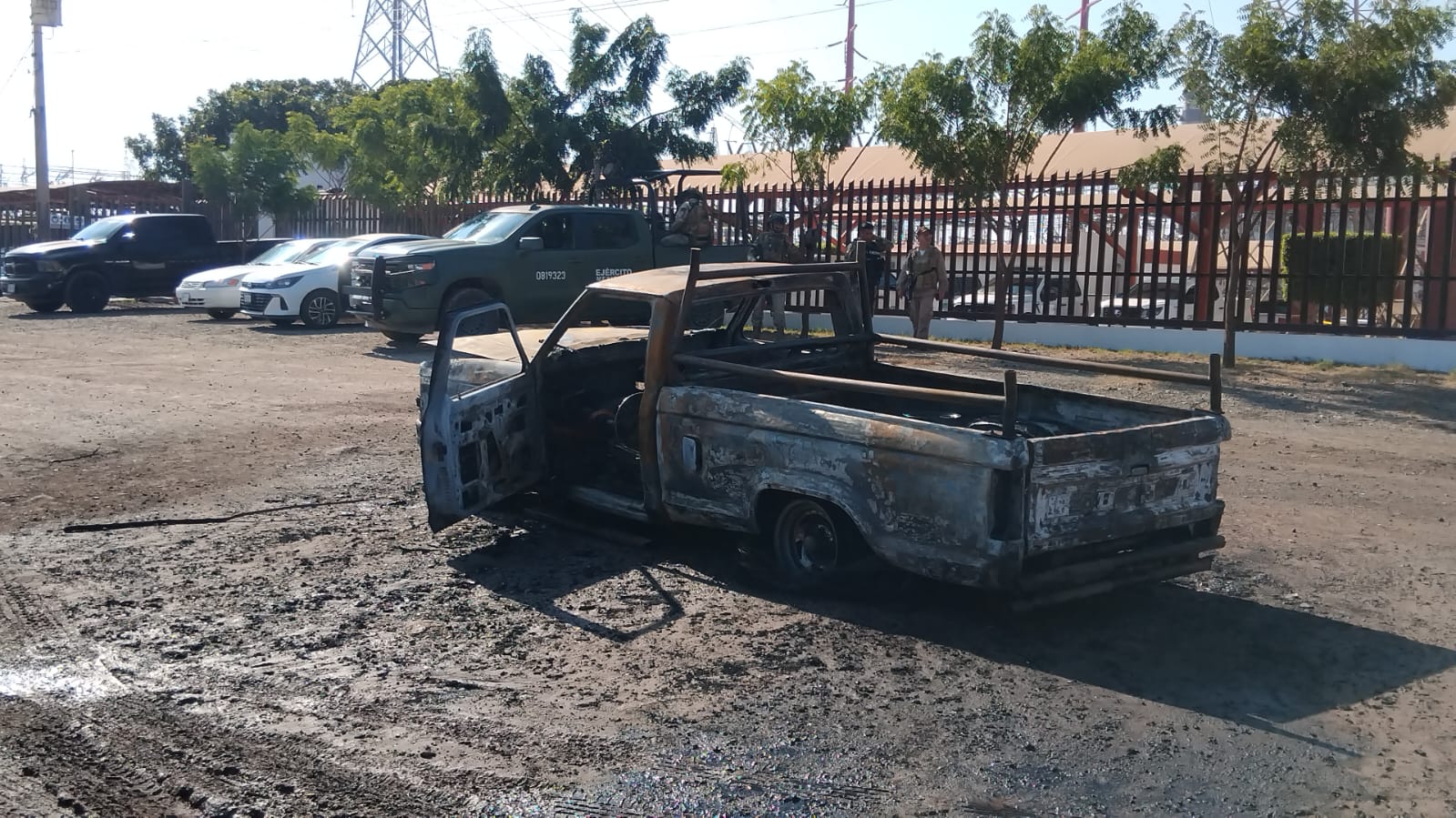 Camioneta calcinada