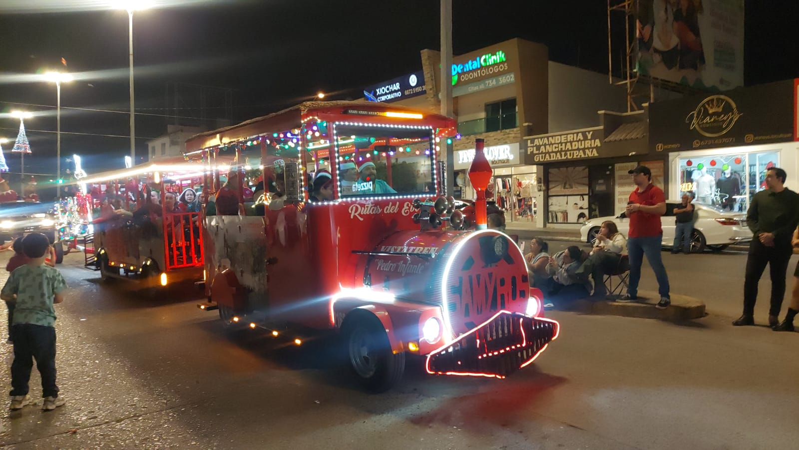 Caravana Navideña en Guamúchil