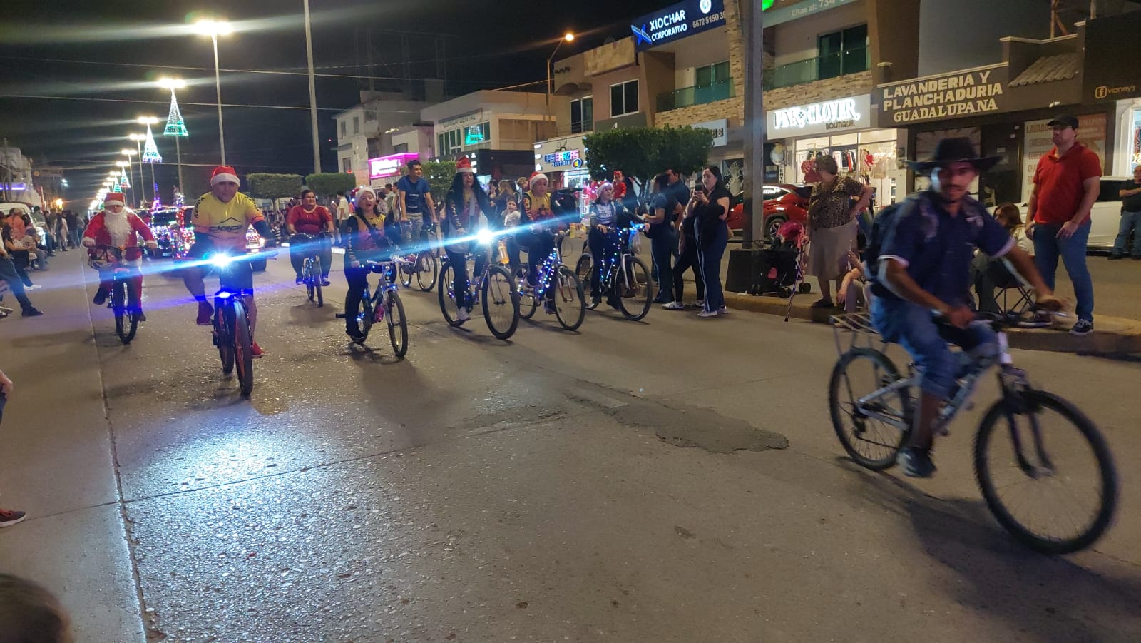 Caravana Navideña en Guamúchil