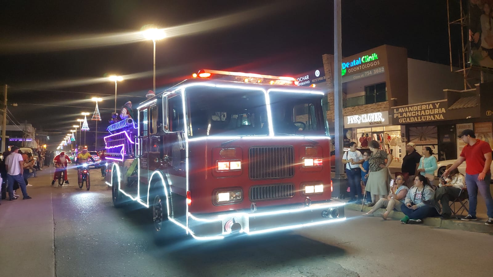 Caravana Navideña en Guamúchil
