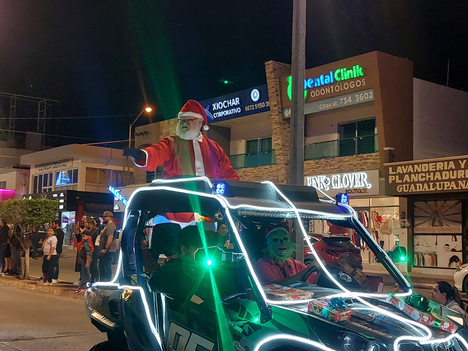 Caravana Navideña en Guamúchil