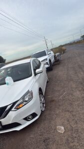 Carros afectados por bache sobre la México 15