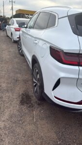 Carros afectados por bache sobre la México 15