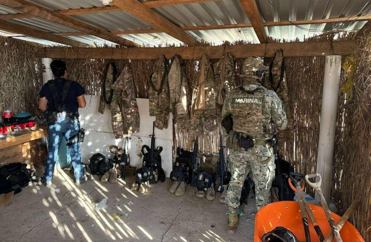 Armas aseguradas en cateo en Oaxaca