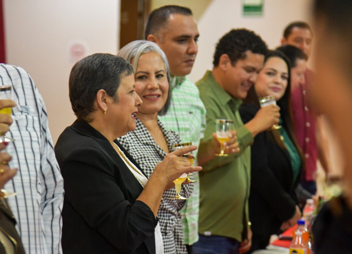 cena de Nochebuena con policías y agentes de tránsito