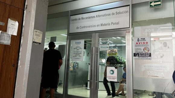 En Mazatlán, Sinaloa Fiscalía de Desapariciones recibe a familiares de Herminia Guadalupe; lleva más de un mes sin regresar a casa