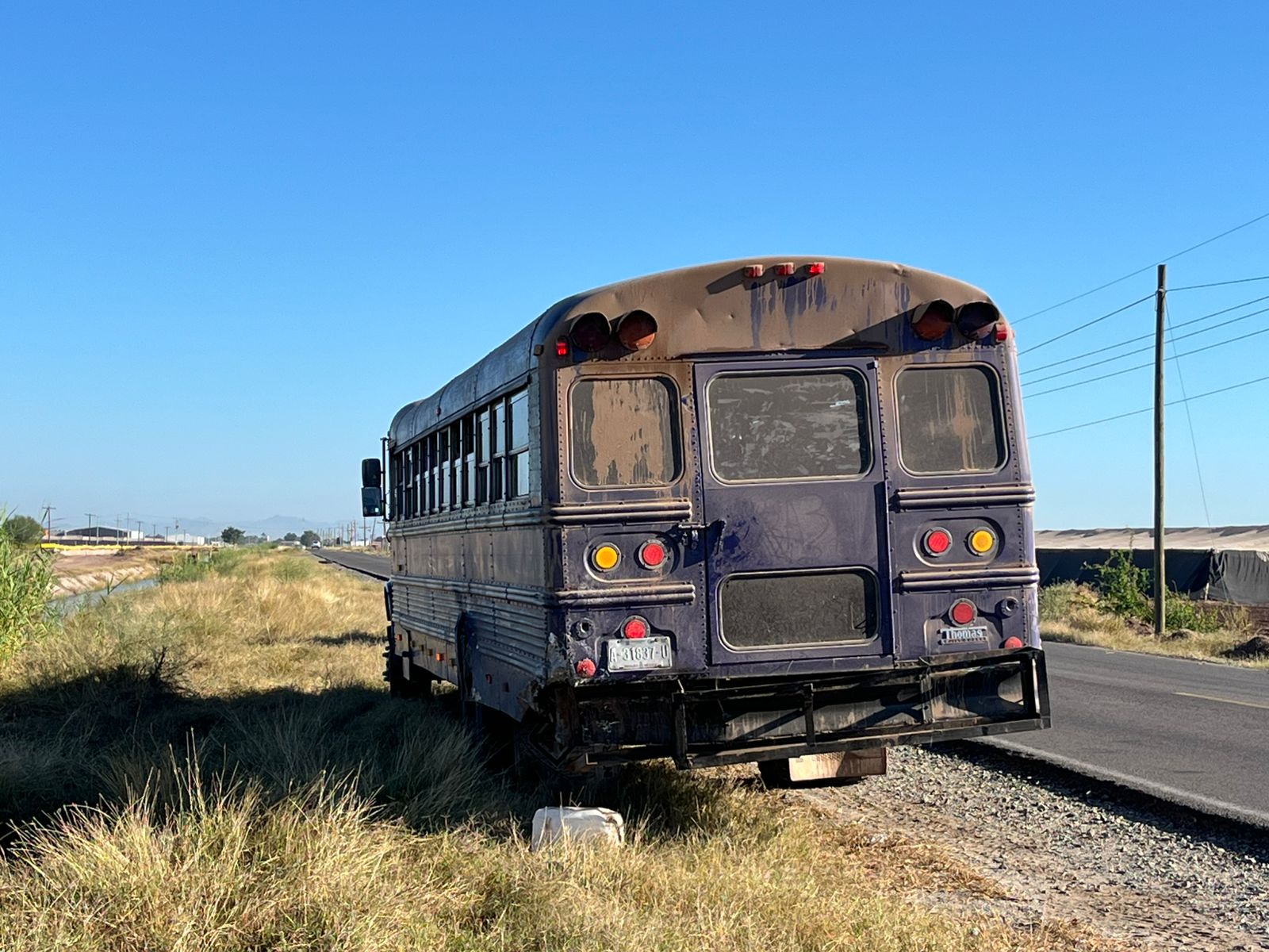 choque entre camioneta y camion de jornaleros