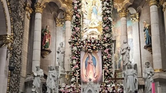 Mazatlán, Sinaloa despierta con fe; cientos cantan a la Virgen de Guadalupe en Catedral este viernes 12 de diciembre