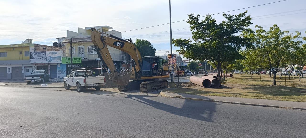 Cierre temporal en la avenida Insurgentes de Mazatlán, Sinaloa