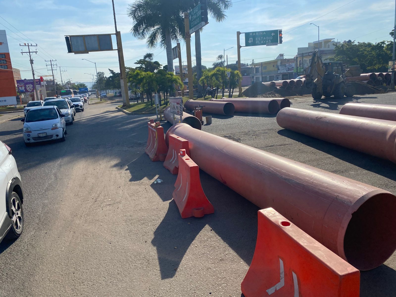 Seguirá cierre vial por la avenida Insurgentes en Mazatlán por trabajos de colector sanitario