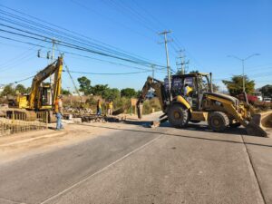 Cierre vial en la avenida Manuel Clouthier en Mazatlán por obras