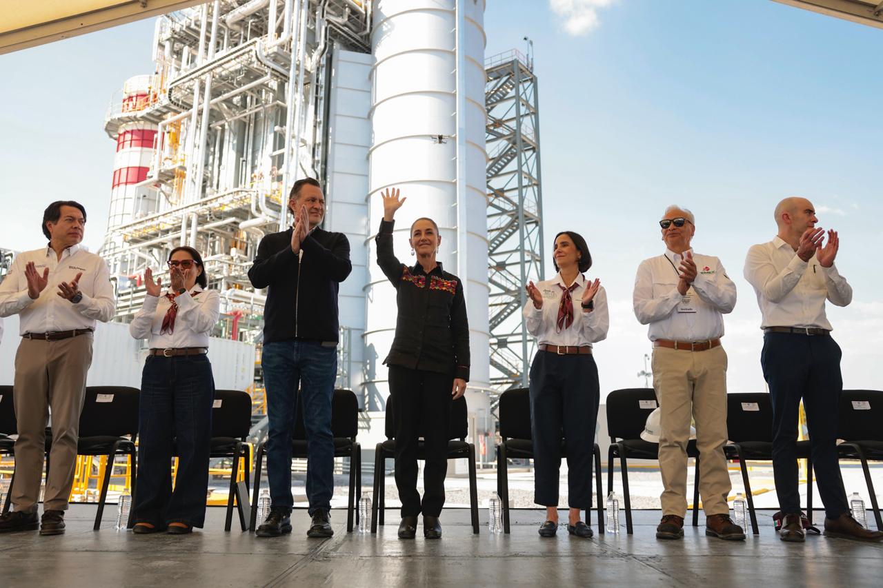 Claudia Sheinbaum inaugura en Querétaro Central de Ciclo Combinado El Sauz II.